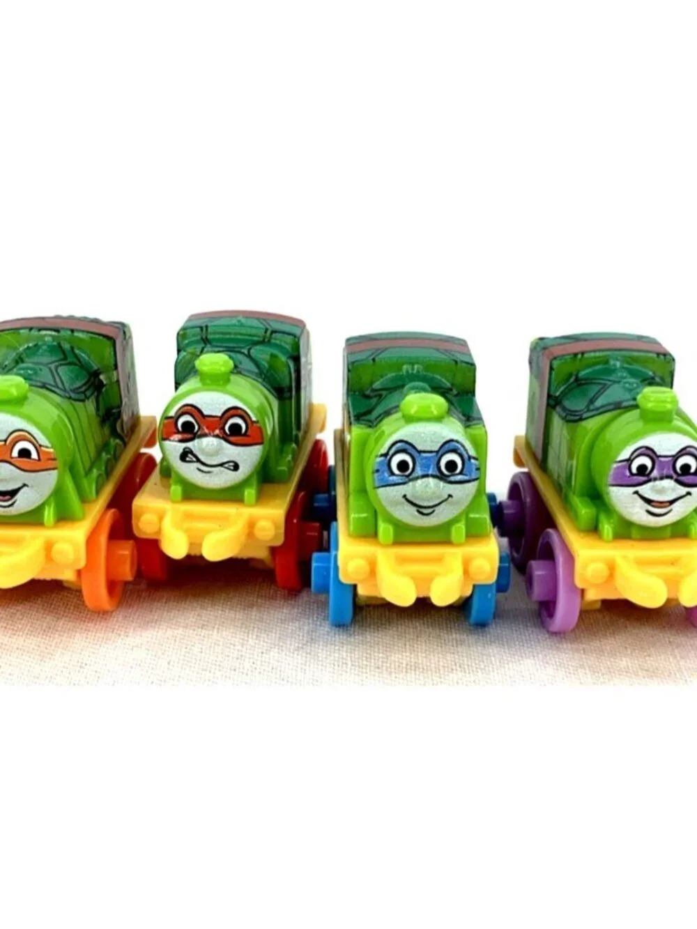 Micro Mini Trains Ninja Turtles Assorted 2012 Plastic Lot of 16